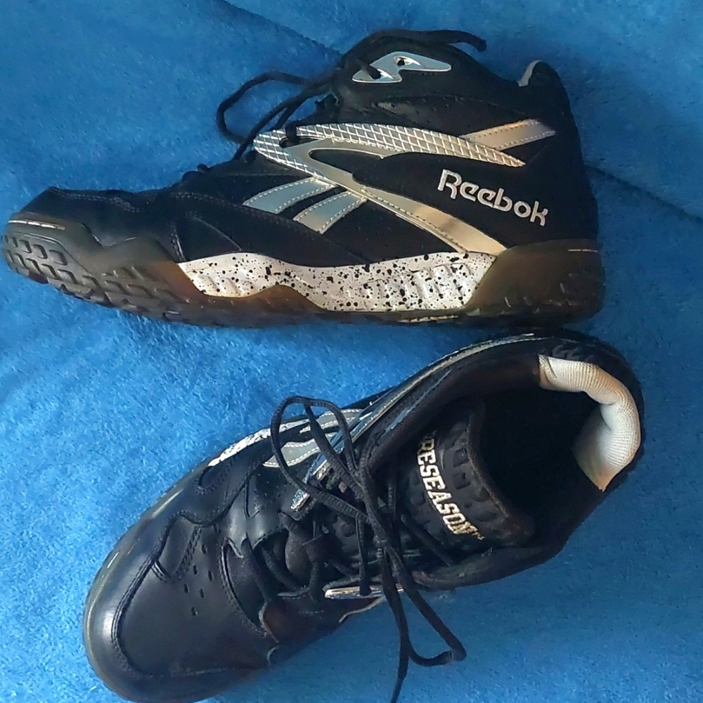 Reebok Pre season. Men's Black and silver size 11